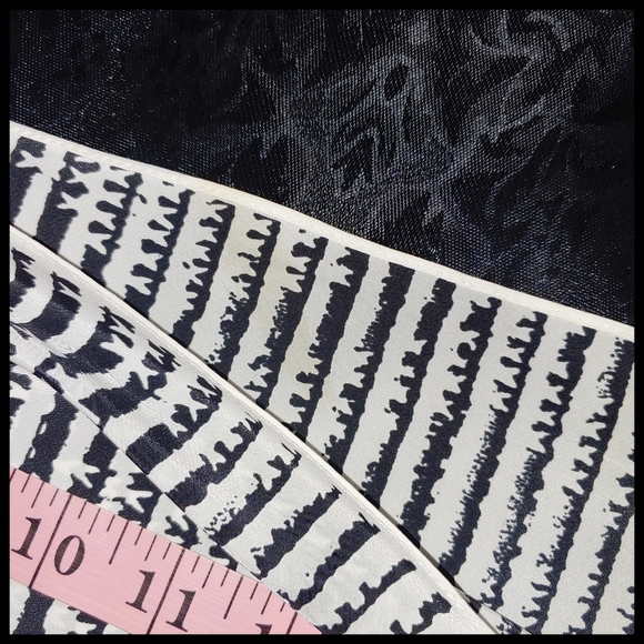 Vintage Cream, Red, and Black Scarf - Picture 4 of 5